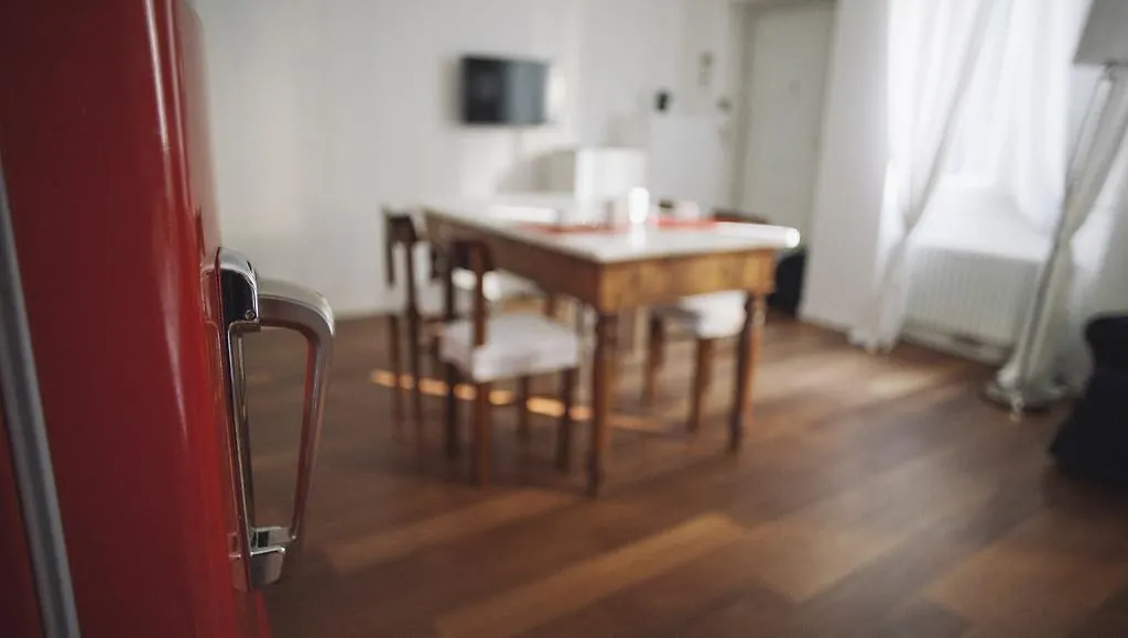 Italianway-Ugo Bassi Apartment Milan Italy