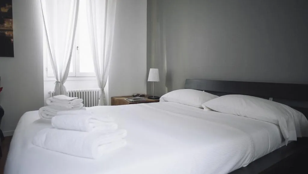 Italianway-Ugo Bassi Apartment Milan 0*,  Italy